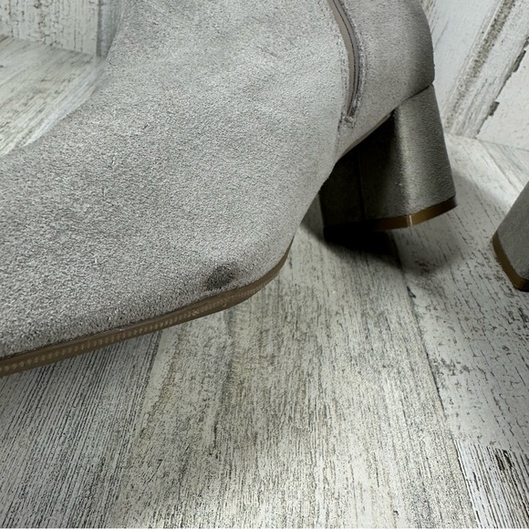 New Blondo Etana Waterproof Block Heel Round Toe Suede Bootie in Gray #323 - Picture 7 of 12